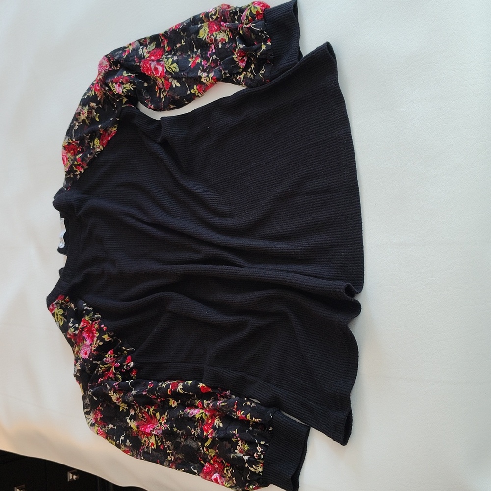 Black Waffle Knit Shirt W Floral Sleeves XL Valentine's Day Dark Romantic Lace